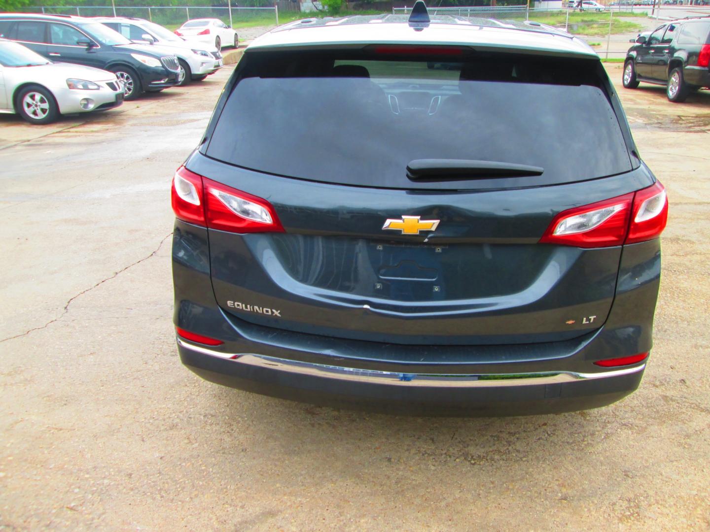 2019 GRAY Chevrolet Equinox (3GNAXKEV6KL) , located at 1815 NE 28th St., Fort Worth, TX, 76106, (817) 625-6251, 32.795582, -97.333069 - Photo#5